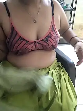 Snapshot of Diya-Sharmaa chatting on October 4, 2025, 5:27 am Diya-Sharmaa online show from October 4, 2025, 5:27 am