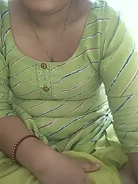 Snapshot of Diya-Sharmaa chatting on October 13, 2025, 5:07 am Diya-Sharmaa online show from October 13, 2025, 5:07 am