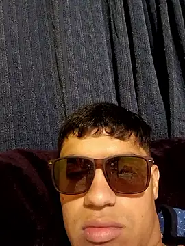 juanfritaa21 online show from December 21, 2025, 5:14 am