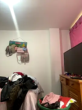 Emily Rivers  online show from November 14, 2025, 12:04 pm