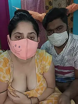 Snapshot of indiancouple659 chatting on March 2, 2026, 11:28 am indiancouple659 online show from March 2, 2026, 11:28 am