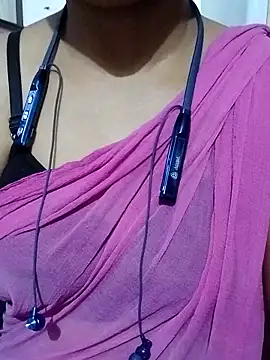 Snapshot of Varsha21 chatting on October 31, 2025, 9:21 am Varsha21 online show from October 31, 2025, 9:21 am