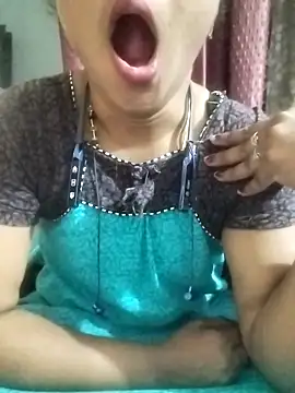 Snapshot of Varsha21 chatting on March 3, 2026, 6:08 am Varsha21 online show from March 3, 2026, 6:08 am