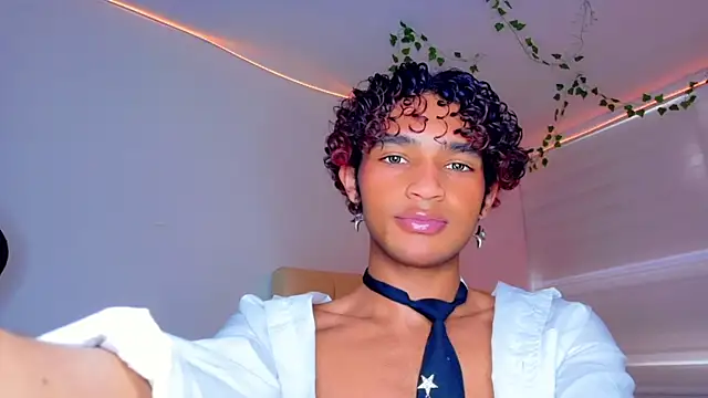 Snapshot of Aaron_Wiinter chatting on November 6, 2025, 9:05 pm Aaron Wiinter online show from November 6, 2025, 9:05 pm