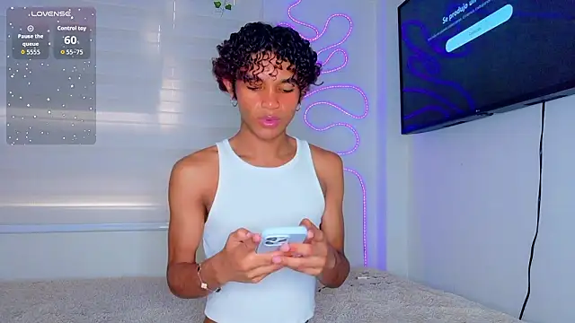 Snapshot of Aaron_Wiinter chatting on February 10, 2026, 7:29 pm Aaron Wiinter online show from February 10, 2026, 7:29 pm