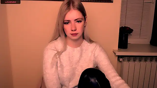 AliceHotty  online show from October 19, 2025, 10:05 am