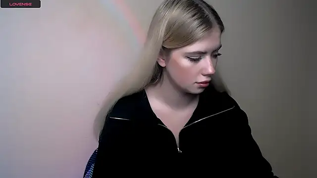 AliceHotty  online show from December 2, 2025, 2:23 pm