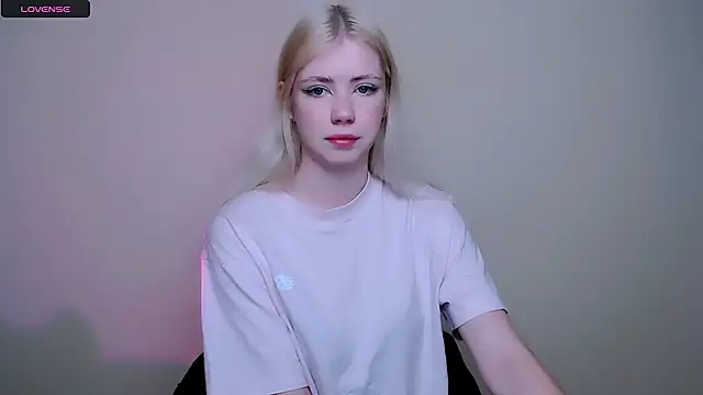 AliceHotty  online show from February 9, 2026, 8:29 am