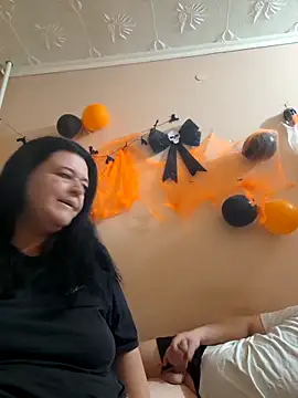 Snapshot of BlacReign chatting on October 22, 2025, 7:24 pm BlacReign online show from October 22, 2025, 7:24 pm