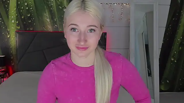 HollyTailors online show from March 10, 2026, 6:29 am