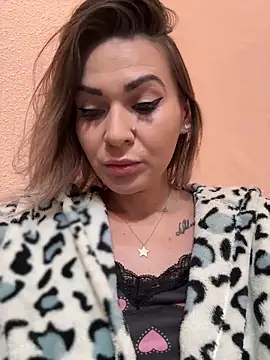 Snapshot of iSelena chatting on September 27, 2025, 7:46 am iSelena online show from September 27, 2025, 7:46 am