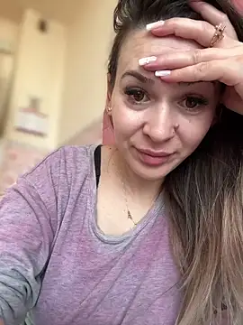 Snapshot of iSelena chatting on March 3, 2026, 9:15 am iSelena online show from March 3, 2026, 9:15 am