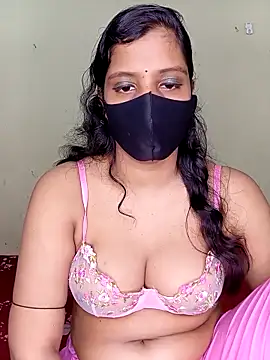 Rose-luckey online show from October 9, 2025, 5:11 pm