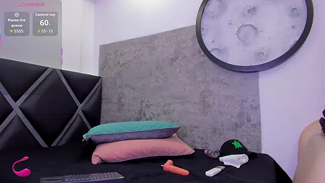  Leohot  online show from March 31, 2026, 3:52 am