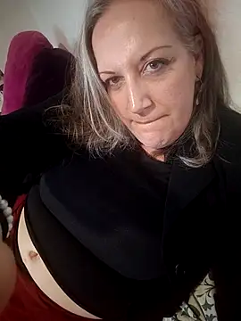 Snapshot of Feelineducentre chatting on February 6, 2026, 5:16 pm Feelineducentre online show from February 6, 2026, 5:16 pm