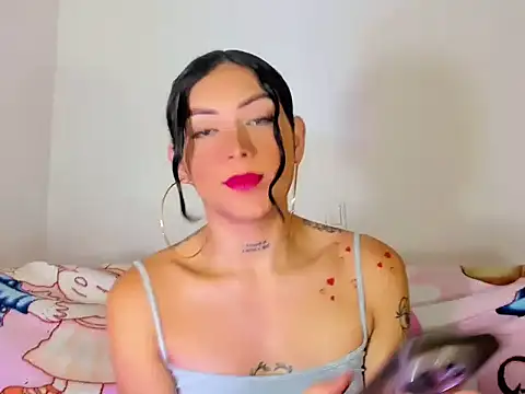 Megan Gil  online show from October 16, 2025, 1:45 pm