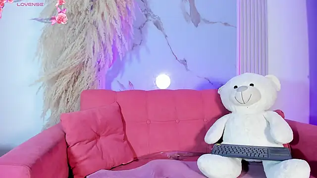 ivonyMiller online show from November 5, 2025, 8:53 pm