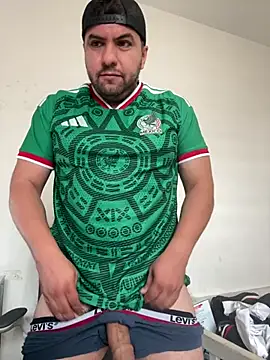 raulgzz4 online show from July 7, 2026, 3:27 pm