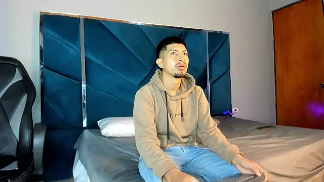 AxelAndJeremy online show from November 25, 2025, 2:44 am