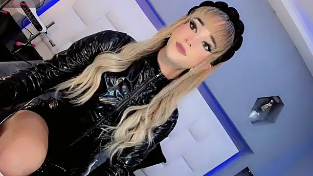 Ariia-janee online show from April 16, 2026, 3:29 am