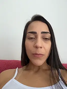 lucioliveira online show from May 19, 2026, 2:45 pm