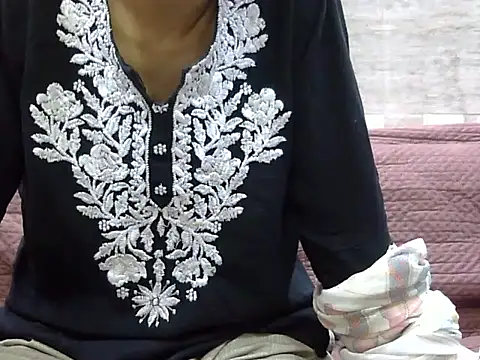 VNDANA  online show from April 18, 2026, 6:12 pm