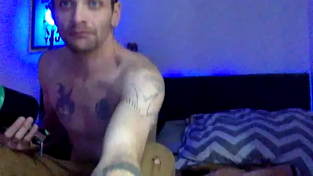 Snapshot of Daddyrabbit117 chatting on April 2, 2026, 7:55 pm Daddyrabbit117 online show from April 2, 2026, 7:55 pm