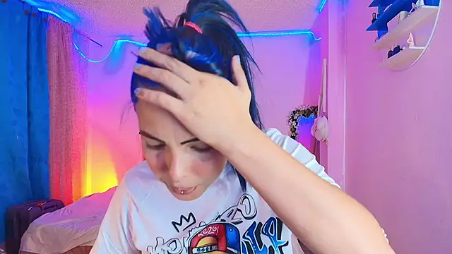 MiSofialeal online show from February 20, 2026, 6:08 pm