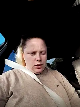 Amberdual online show from October 15, 2025, 6:57 am