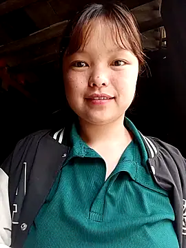 XoiXoi232 online show from October 21, 2025, 4:24 am