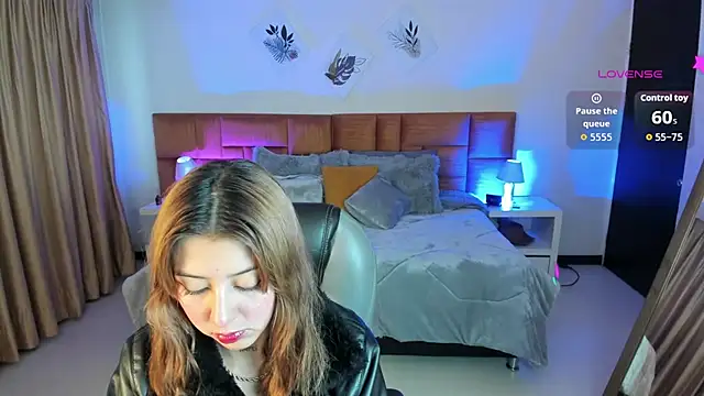 Catti Brie online show from September 9, 2025, 11:32 am