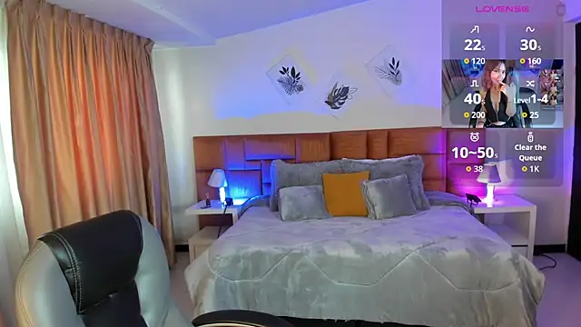 Catti Brie online show from September 14, 2025, 12:04 pm