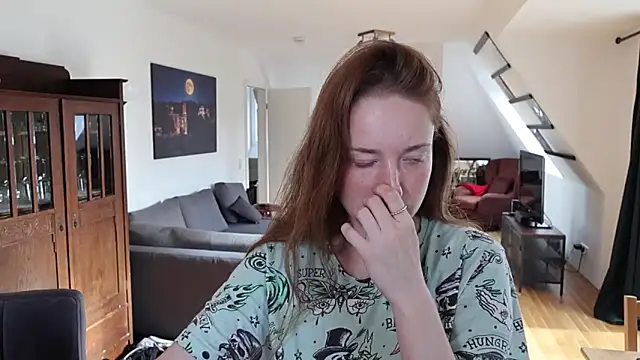 Snapshot of Tanywish chatting on November 3, 2025, 11:33 am Tanywish online show from November 3, 2025, 11:33 am