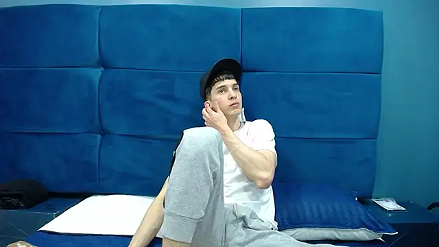 Jheampiiero online show from October 14, 2025, 1:45 pm