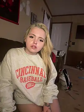 JuicyExxxperience online show from February 21, 2026, 1:45 pm