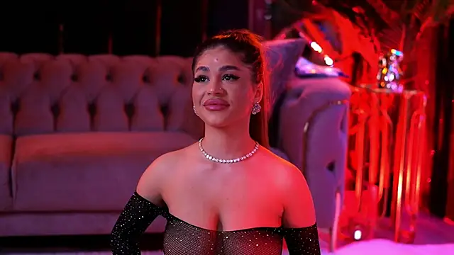 BellaNoirre online show from February 15, 2026, 6:59 pm