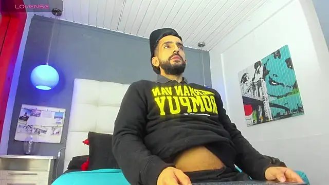 Yiyo10  online show from February 4, 2026, 4:29 am