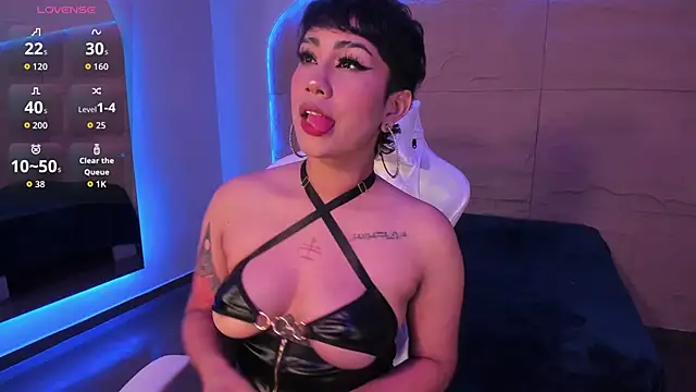 ZahaRose online show from October 18, 2025, 4:37 am