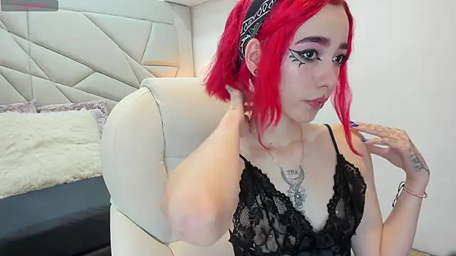 persefone 333 online show from September 9, 2025, 8:52 pm