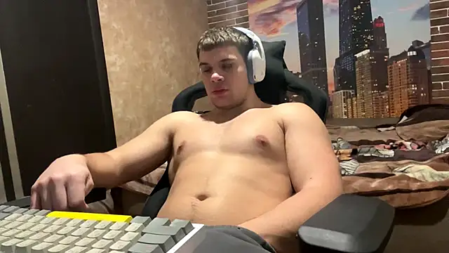 MusclePhantom online show from February 10, 2026, 9:41 pm