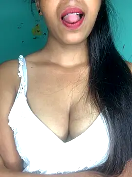 Snapshot of Priya_baby0 chatting on September 17, 2025, 6:53 pm Priya baby0 online show from September 17, 2025, 6:53 pm