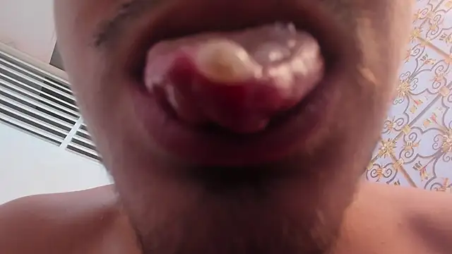 Snapshot of juanmechanic_ chatting on February 5, 2026, 6:07 am juanmechanic online show from February 5, 2026, 6:07 am