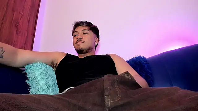 Snapshot of juanmechanic_ chatting on February 22, 2026, 7:29 am juanmechanic online show from February 22, 2026, 7:29 am