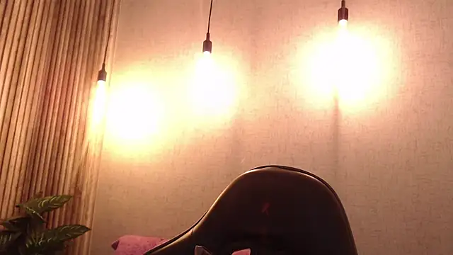 KimGarces online show from October 5, 2025, 3:32 pm