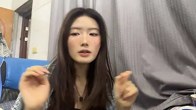 Moonlight-23 online show from November 23, 2025, 12:27 pm