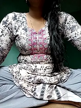 Snapshot of Rina-2 chatting on October 21, 2025, 10:38 am Rina-2 online show from October 21, 2025, 10:38 am