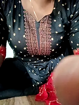 Snapshot of Rina-2 chatting on November 12, 2025, 8:37 am Rina-2 online show from November 12, 2025, 8:37 am