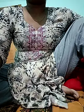 Snapshot of Rina-2 chatting on November 16, 2025, 1:28 pm Rina-2 online show from November 16, 2025, 1:28 pm