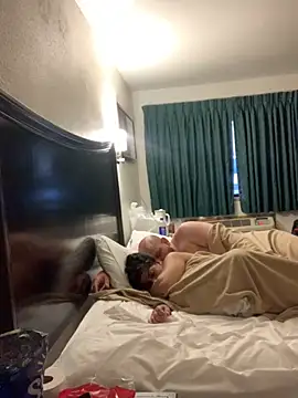 shakeweight online show from November 11, 2025, 12:32 am