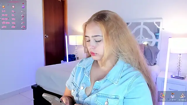 MikaelaStone online show from December 14, 2025, 11:37 am